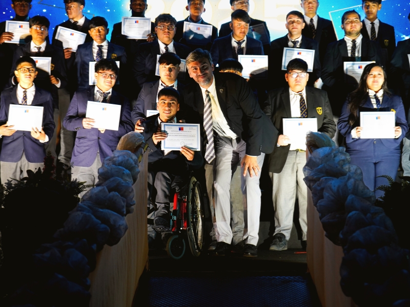 Licenciatura de  4&deg; Medio B (Electricidad) y 4&deg; Medio C (Mec&aacute;nica Industrial)