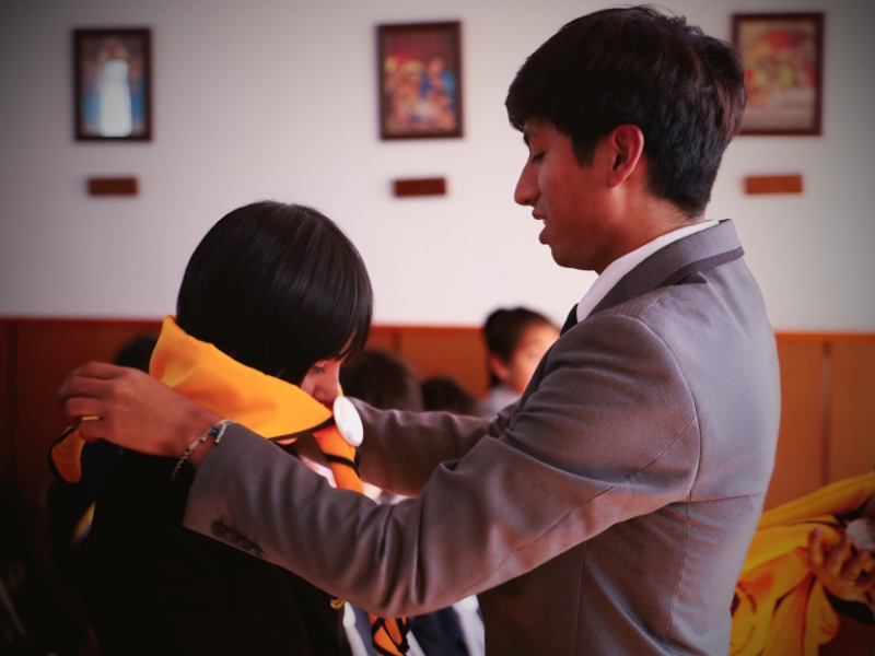 Postura de Pañolín y Promesas en el Club Domingo Savio